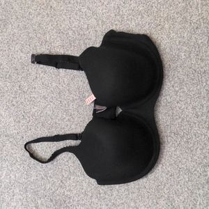 Black Victoria's Secret bra